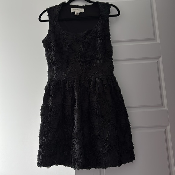 Von Vonni Patterned Floral black mini dresss Sz Medium - Picture 3 of 17